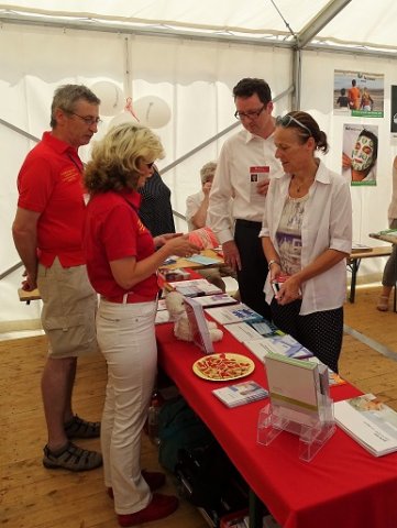 Frau Brederlow an unserem Stand